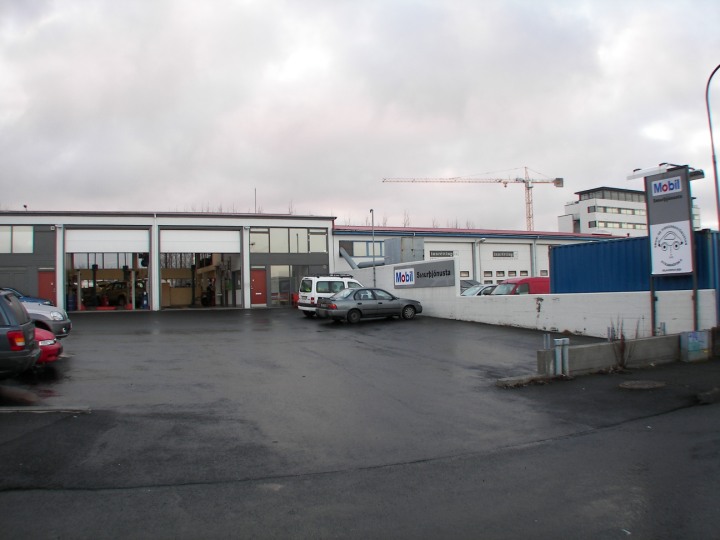 Verkstæðið Smur og viðgerðaþjónustan að Hyrjarhöfða 8 í Reykjavík